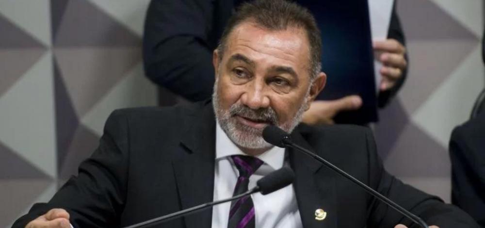 Ex-senador Telmário Mota é alvo de operação da polícia por mandar matar mãe da própria filha