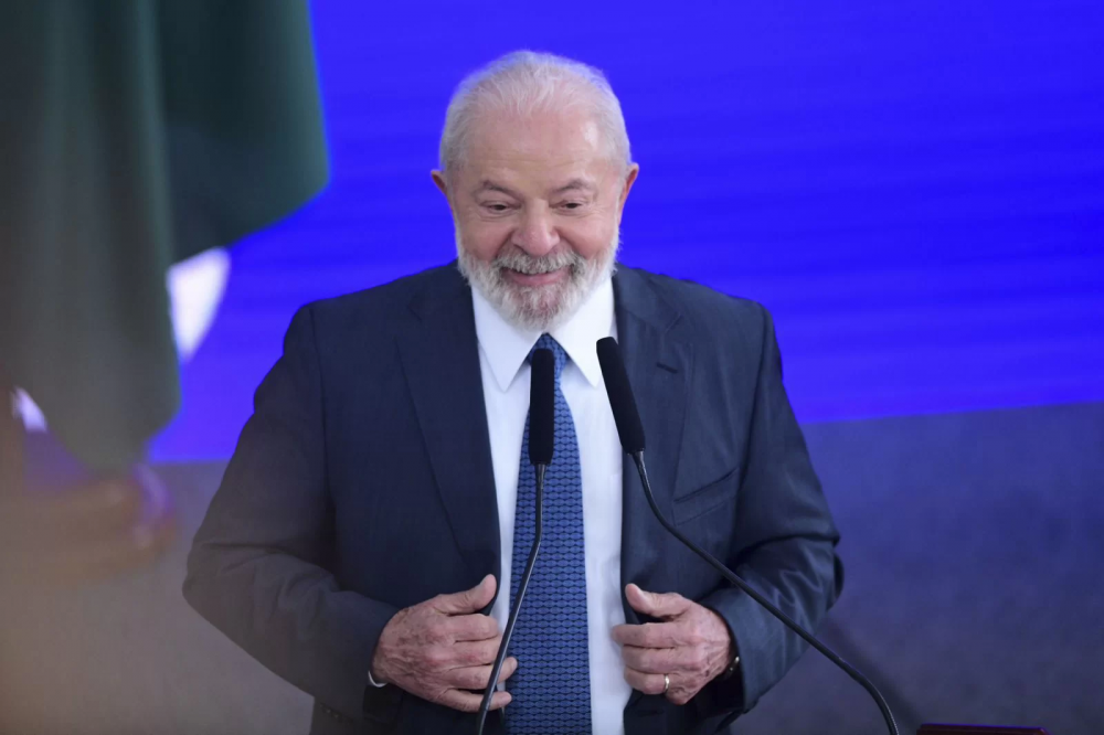 Lula sanciona lei para retomar obras inacabadas na educação e saúde