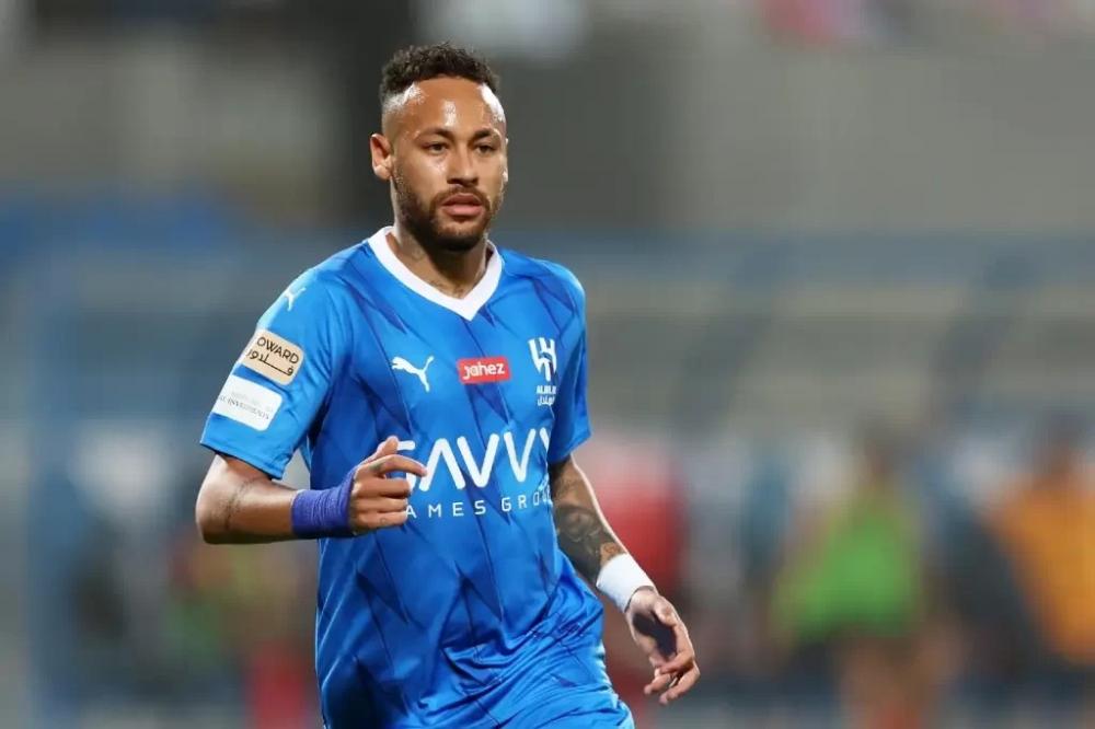 Após sofrer grave lesão no joelho, Neymar passa por cirurgia em Belo Horizonte 