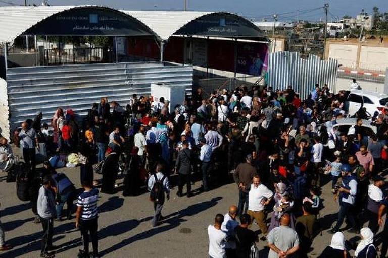 Mais 576 estrangeiros são autorizados a deixar Gaza