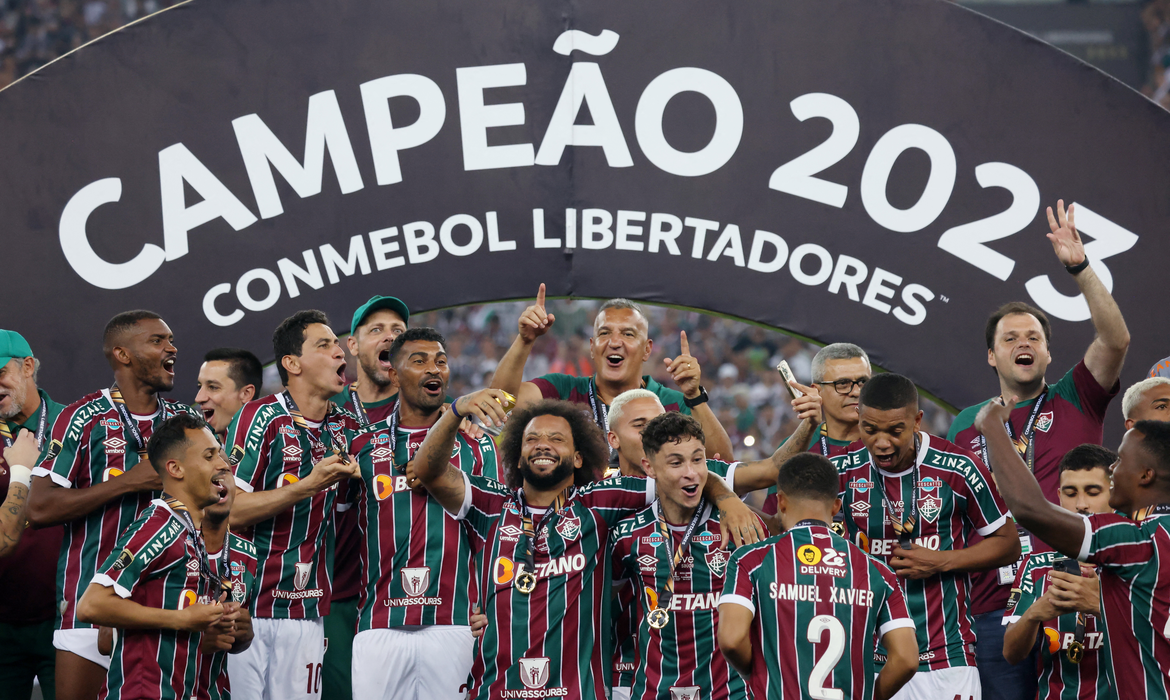 Fluminense derrota Boca Juniors na garra e fatura 1ª taça 