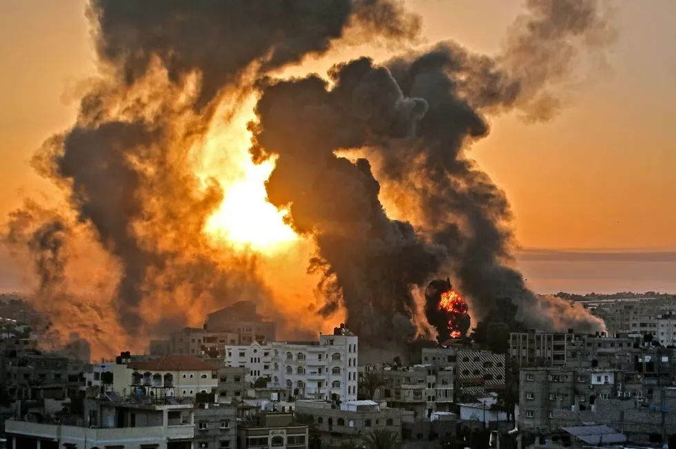 Israel mantém bombardeios em Gaza; Hamas anuncia quase 10.000 mortes
