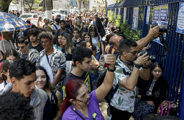 Primeiro dia de provas do Enem na Bahia tem 28,5% de abstenção