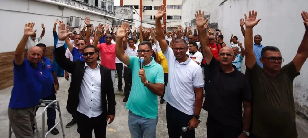 Rodoviários decidem aprovar estado de greve geral em Salvador