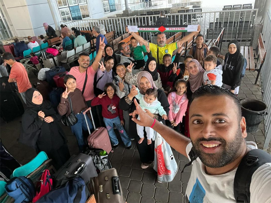 Brasileiros cruzam a fronteira de Gaza com o Egito