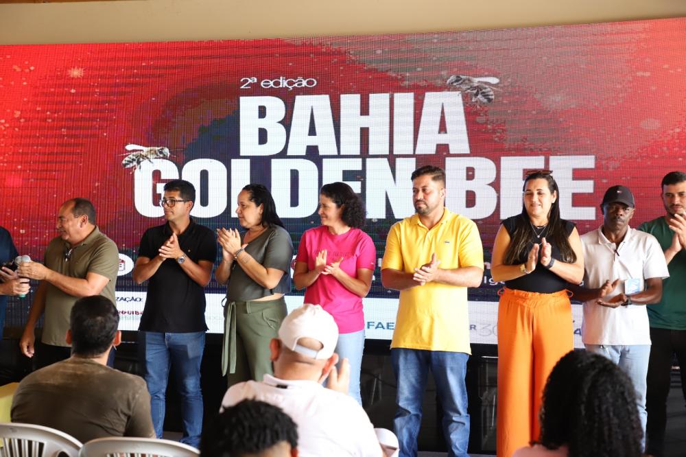 Apicultores e meliponicultores de Mata de São João participam do II BAHIA Golden Bee