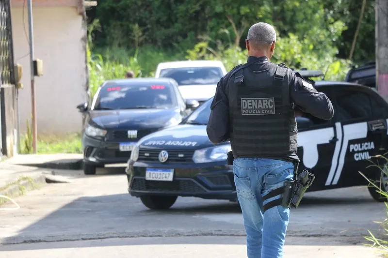 Ônibus deixam de circular em Valéria após operação policial