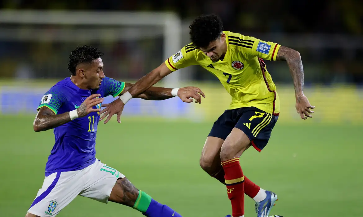 Brasil joga mal e perde para Colômbia em Barranquilla 