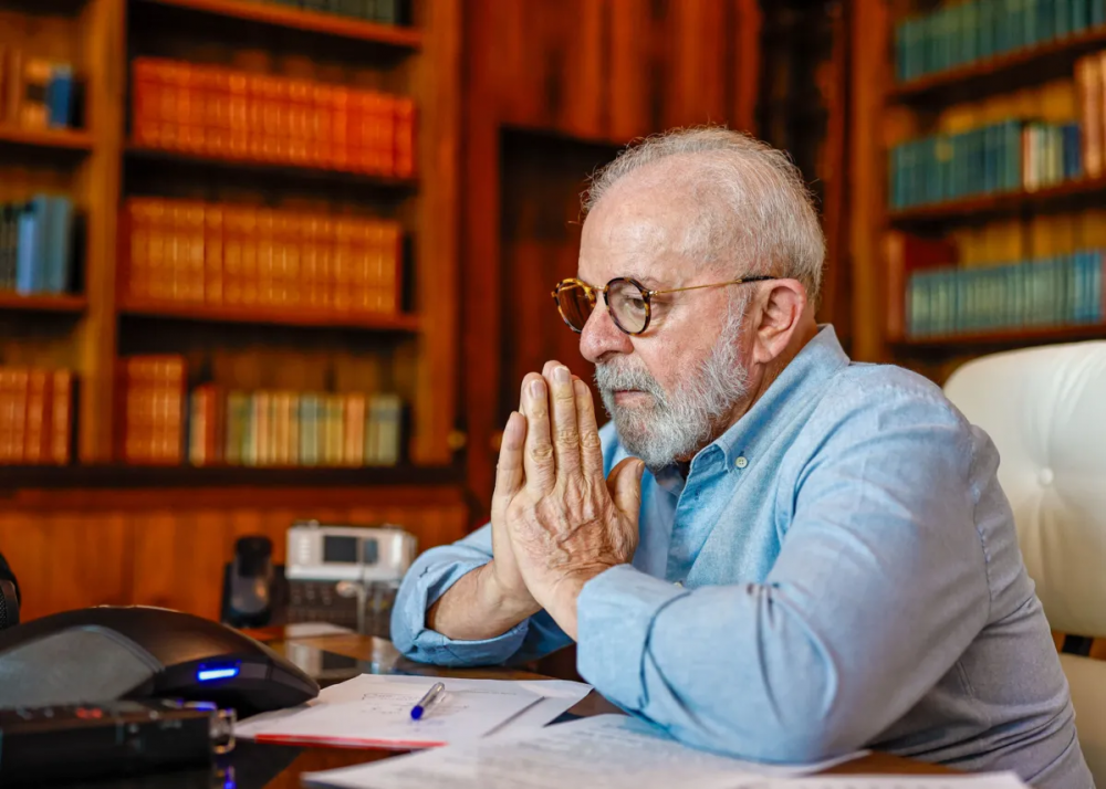 Governo Lula adota cautela após vitória de Milei