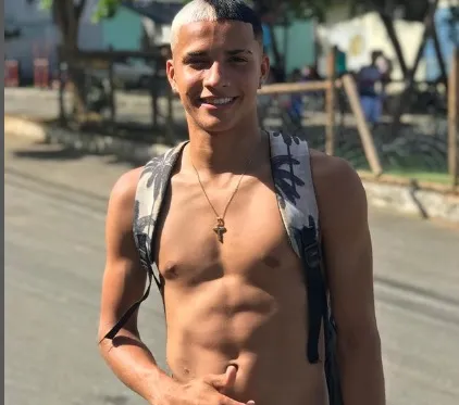 Estudante de 17 anos é executado a tiros em bairro de Salvador