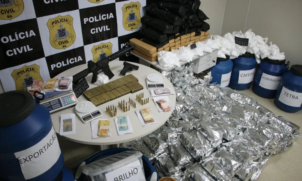 Laboratório de drogas é desmontado em condomínio de luxo na Bahia