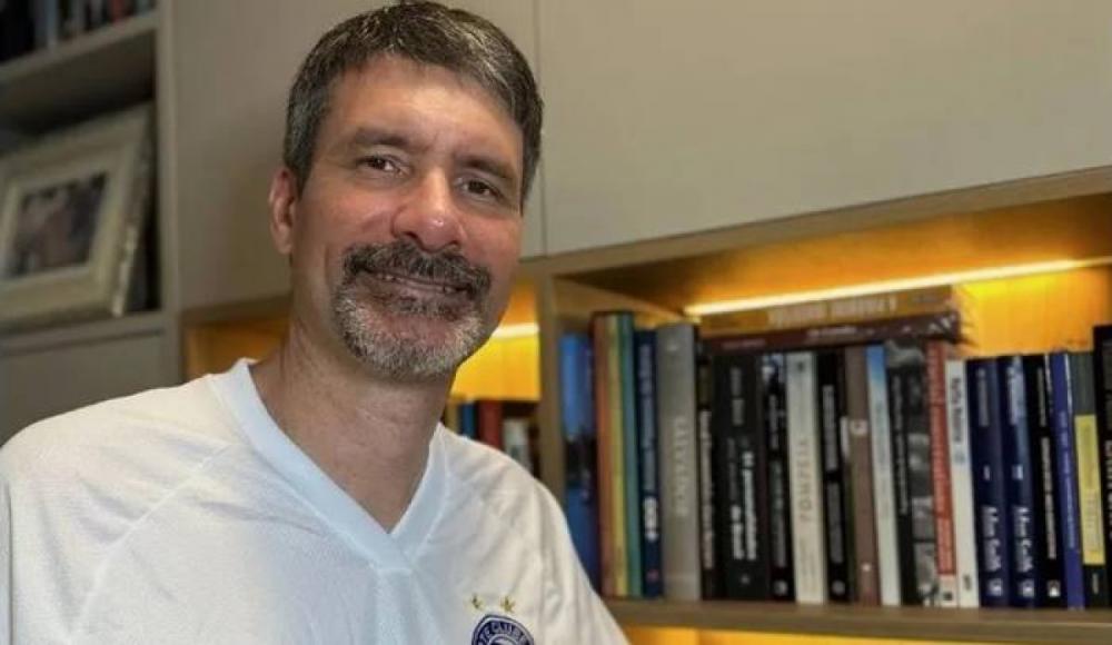 Marcus Verhine fecha acordo histórico para fortalecer o Esquadrão