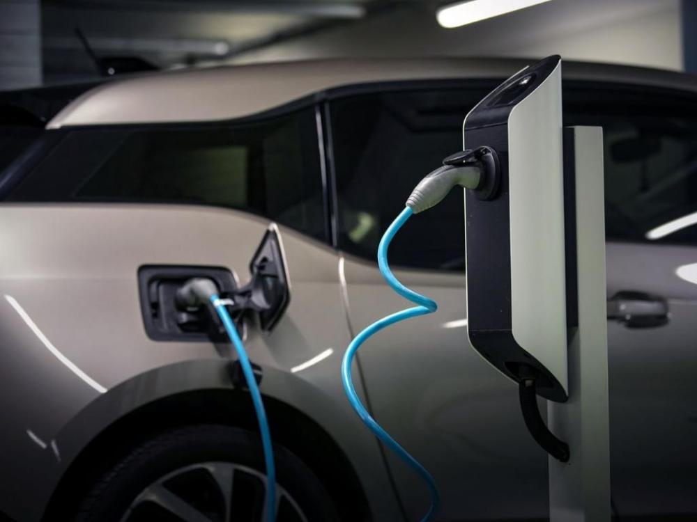 Governo Lula oficializa volta de imposto para carros elétricos 