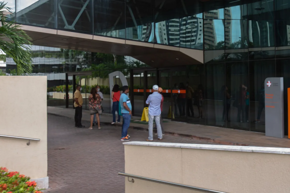 Internações por Covid-19 segue tendência de alta na rede privada