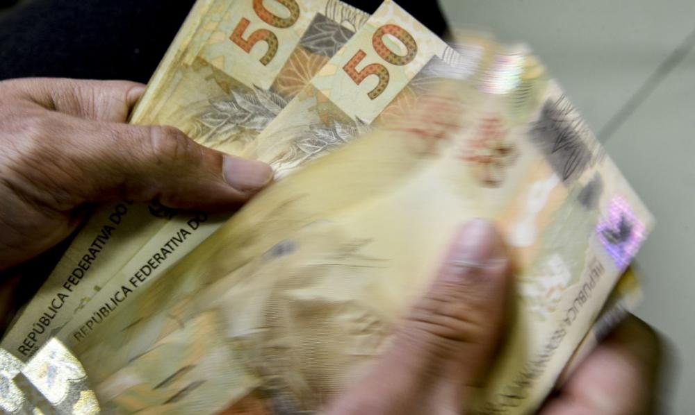 Primeira parcela do décimo terceiro deve ser paga até esta quinta