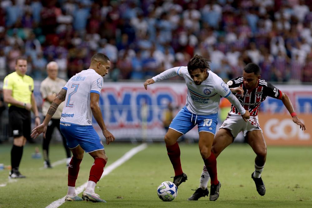 Bahia perde para o São Paulo com gol no fim e segue na zona