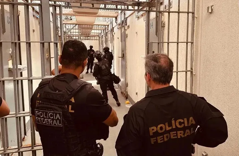 Líder de facção é transferido para presídio de segurança máxima