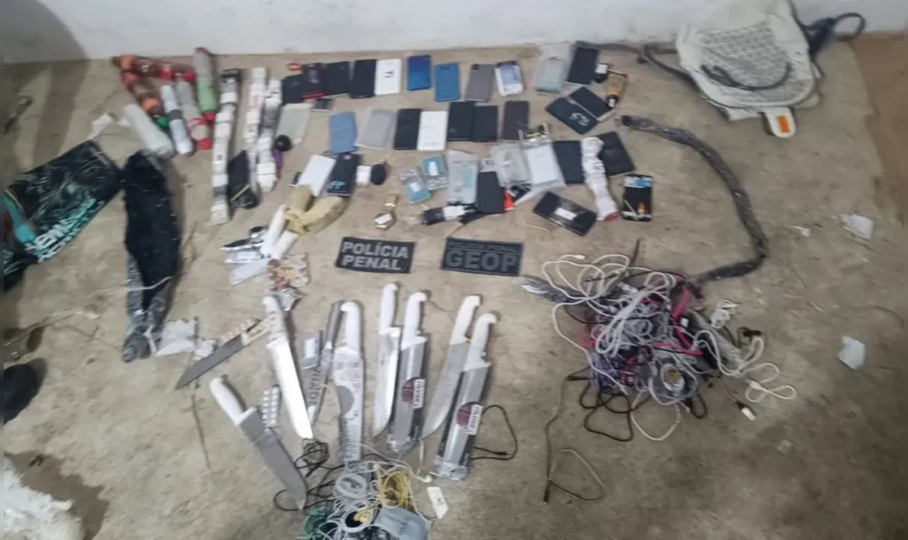 Homens são baleados ao tentar jogar facas e celulares para presídio
