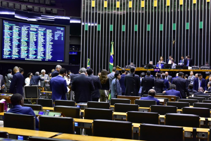 Comissão da Câmara aprova PL que penaliza em até 20 anos vendedores de remédios para provocar aborto