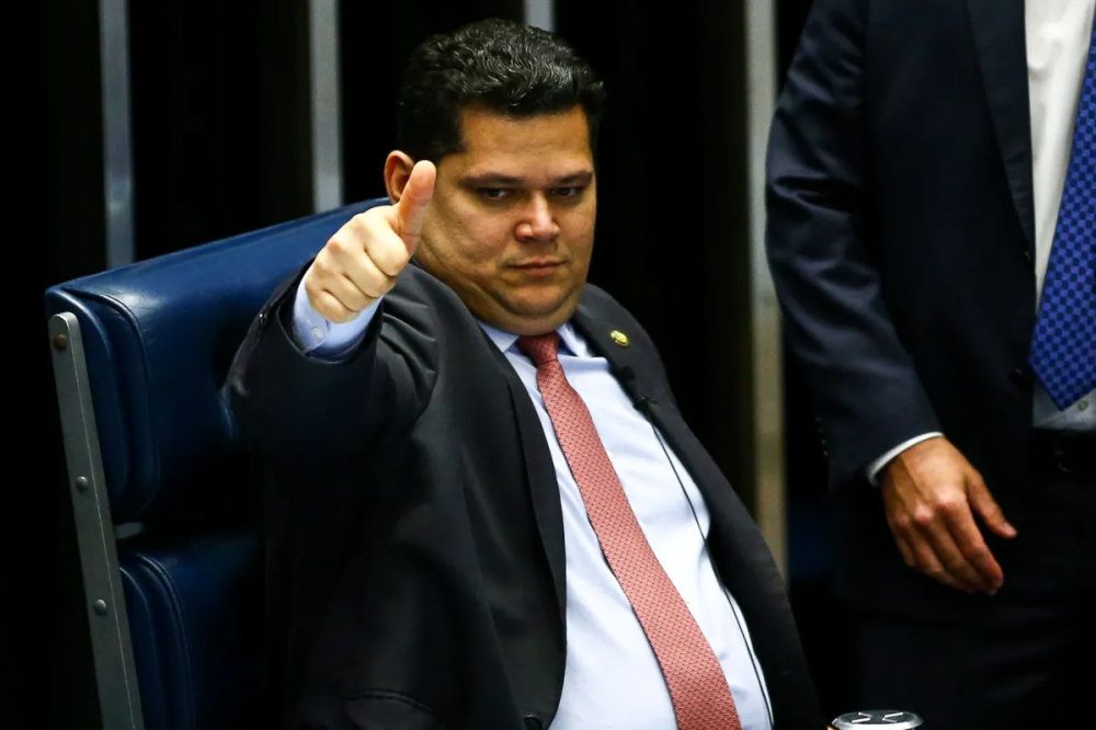 Sabatina de Dino será teste para Alcolumbre tentar Presidência da Casa