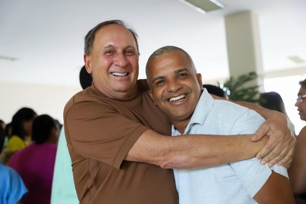 Gualberto encerra ciclo e Bira assume prefeitura de Mata de São João