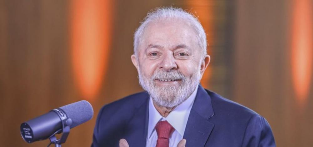 Lula é exaltado ao chegar no Congresso Nacional para a promulgação da reforma tributária