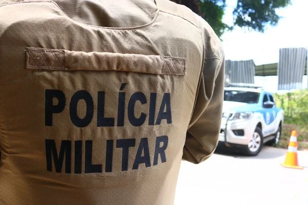 Corpo carbonizado é encontrado por policiais militares em Simões Filho