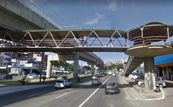 Corpo com marca de tiros é encontrado em passarela da Bonocô