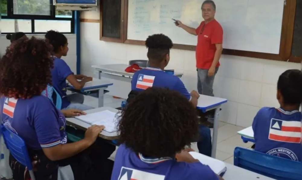 Bahia anuncia datas para matrícula de alunos na rede estadual em 2024