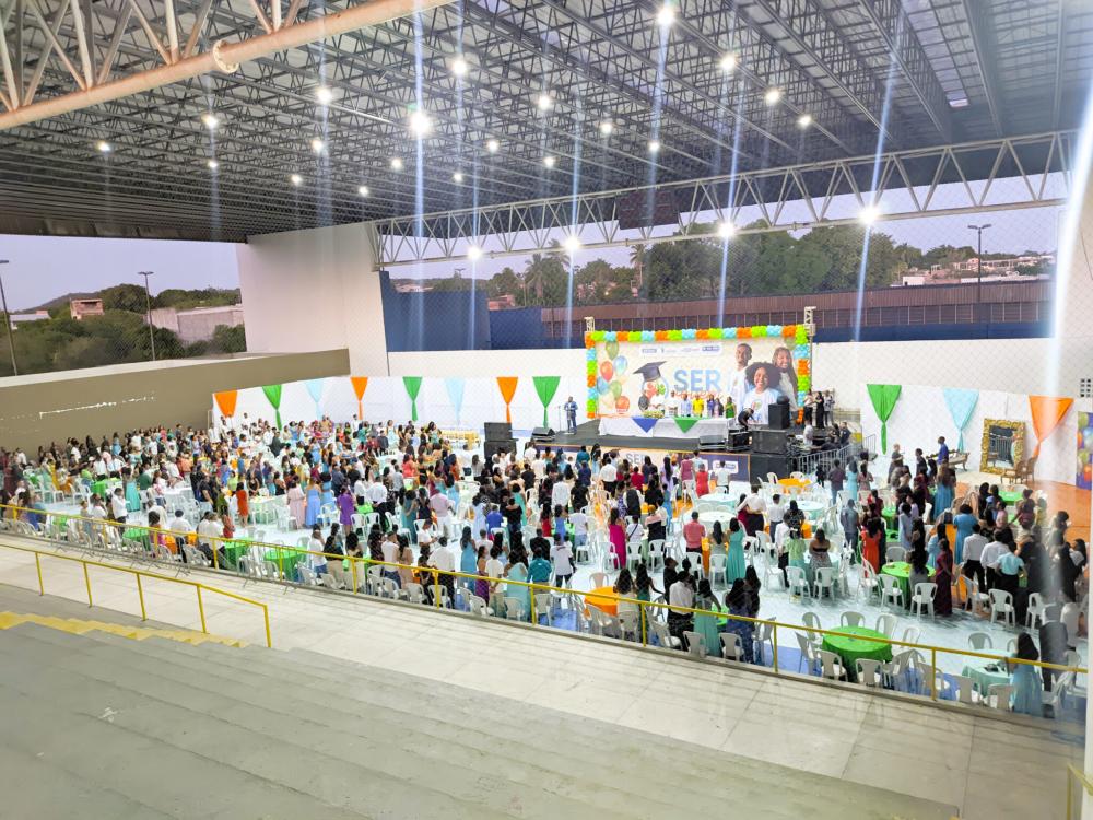 Prefeitura de Dias d'Ávila realiza formatura para 250 alunos do Projeto SER JOVEM