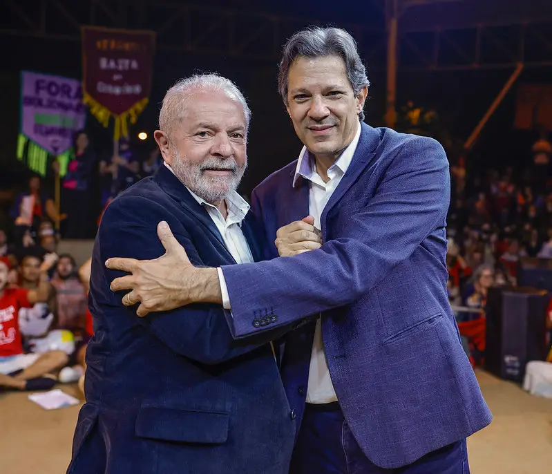 Haddad diz que candidatura de Lula à reeleição em 2026 é 