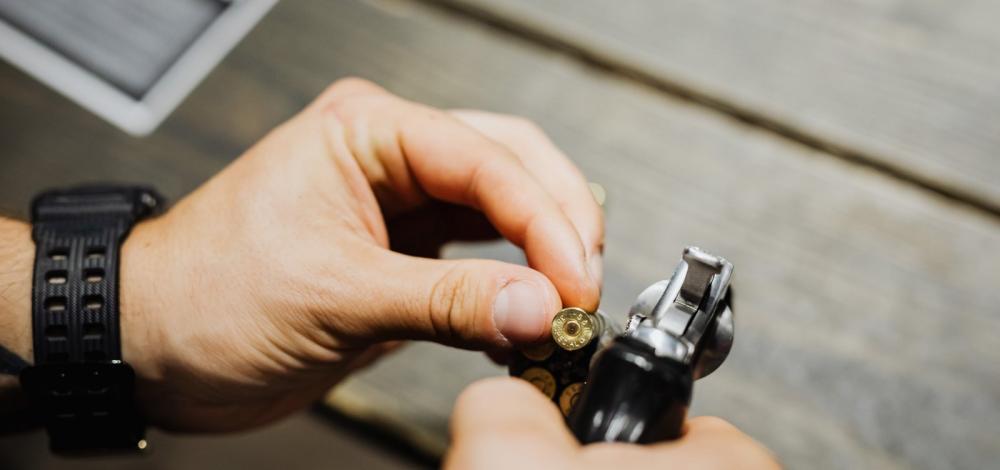 Registros de novas armas para defesa pessoal caem 82% e atingem menor número em 21 anos