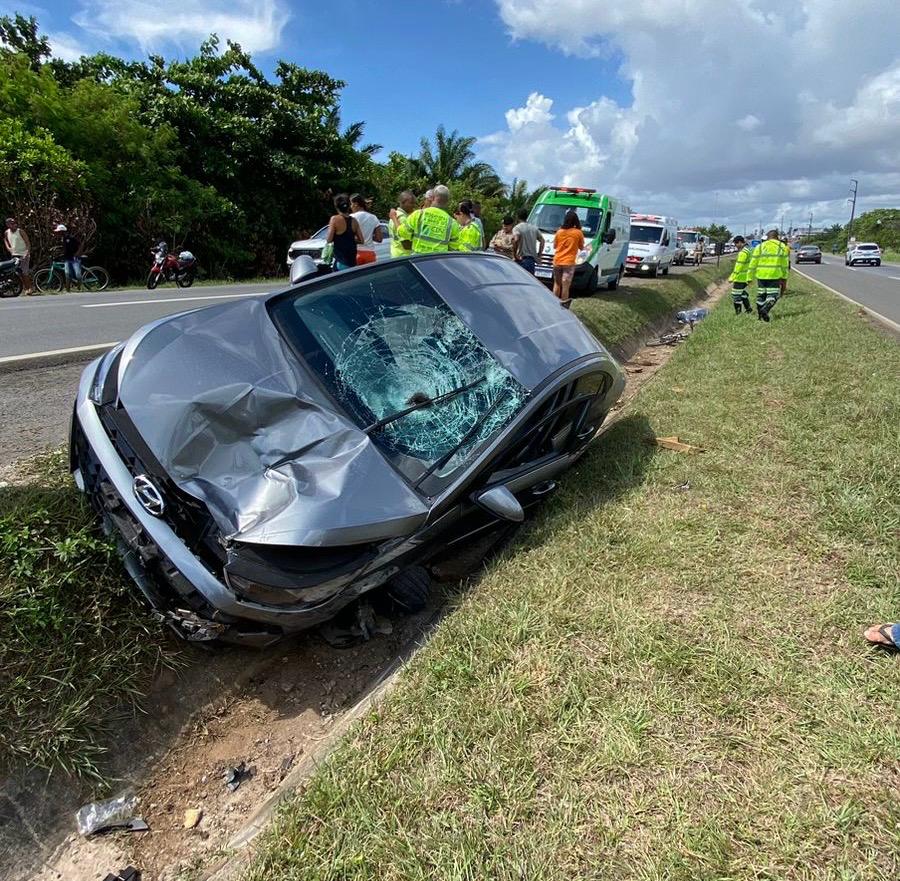 Mulher morre atropelada ao tentar atravessar BA-099, próximo à Jacuípe