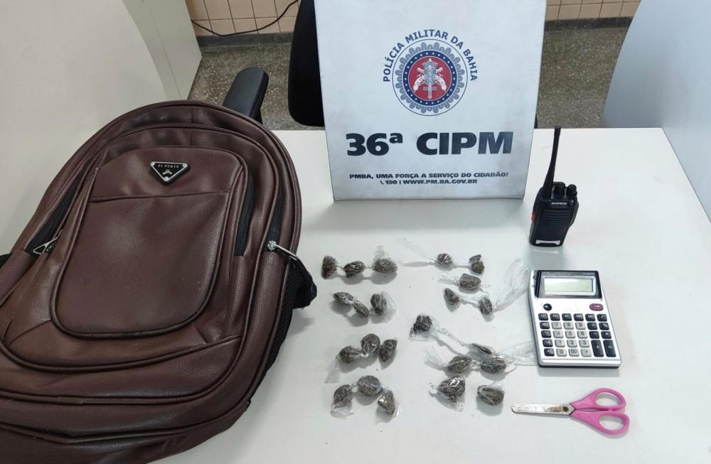 PMs da 36ª CIPM prendem suspeito de tráfico com drogas em Dias d’Ávila