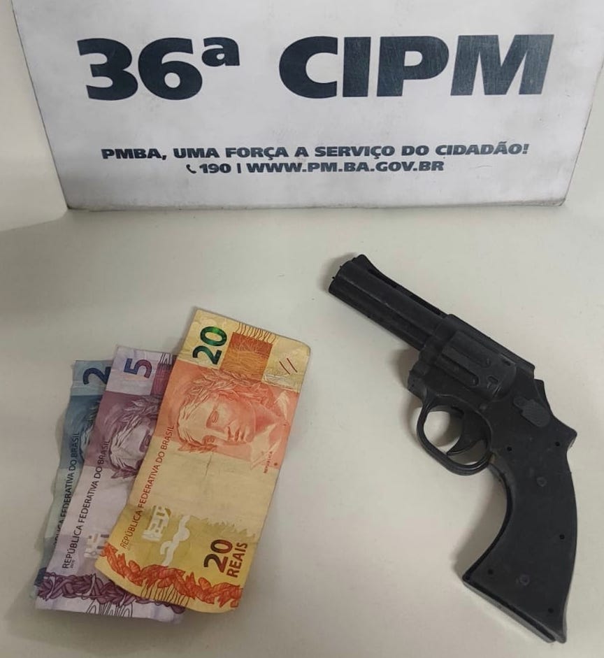 Após denúncia de roubos, menores são apreendidos com simulacro de arma de fogo em Dias d’Ávila