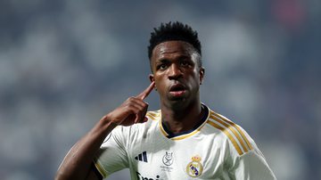 Torcida do Atlético de Madrid repete cânticos racistas com gritos de 