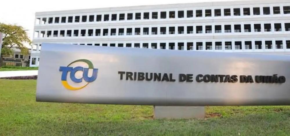 Relatório do TCU aponta que R$ 300 milhões deixaram de ser arrecadados com isenção dada por Bolsonaro a pastores