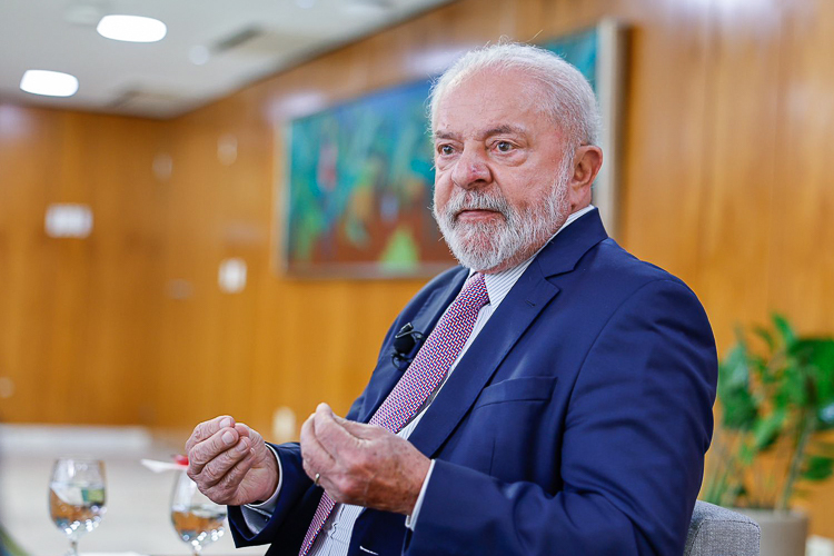 Lula confirma isenção no IR para quem ganha até 2 salários mínimos