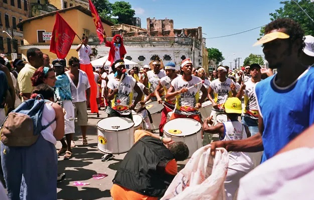 Às vésperas do Carnaval, Bahia é apontada em pesquisa como estado mais festeiro do país