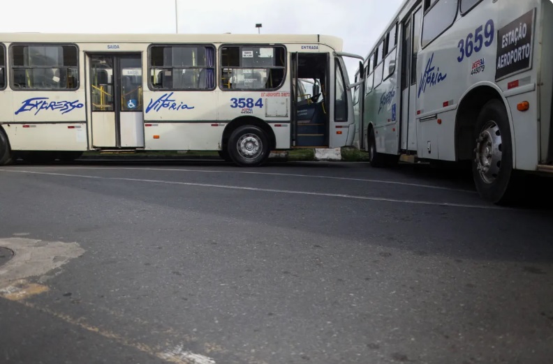 Rodoviários de empresas da RMS decretam estado de greve