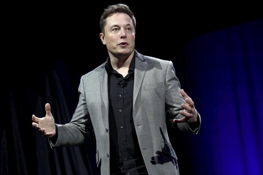 Humano recebe primeiro implante de chip cerebral de empresa de Elon Musk