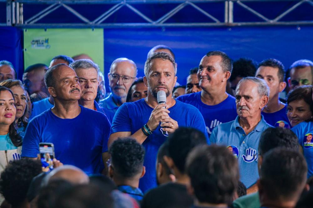 “Fizemos mais em 7 anos do que eles fizeram em 12”, destaca Flávio em ato político Phoc III