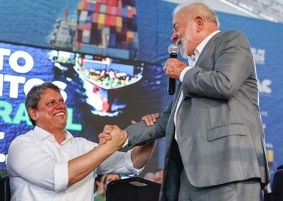 Lula faz investida eleitoral em SP; fala em parceria com Tarcísio e filia Marta