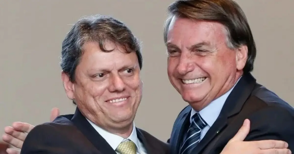 Tarcísio é meu irmão, diz Bolsonaro sobre afagos entre governador e Lula