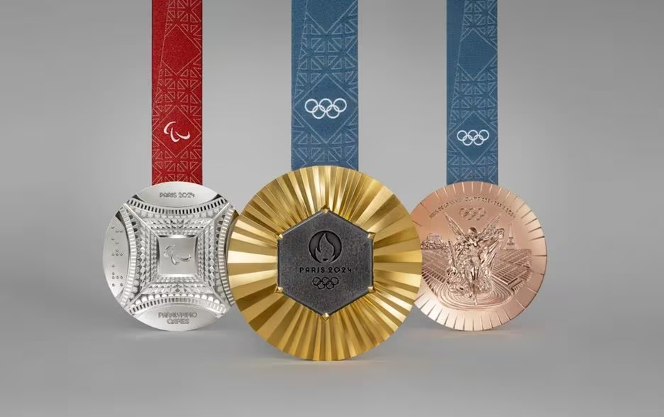 Medalhas dos Jogos Olímpicos de Paris-2024 terão pedaços da Torre Eiffel