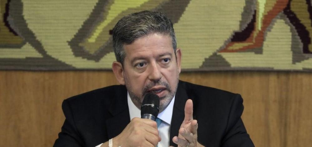 Lula recebe Arthur Lira após críticas de deputado sobre relação com governo