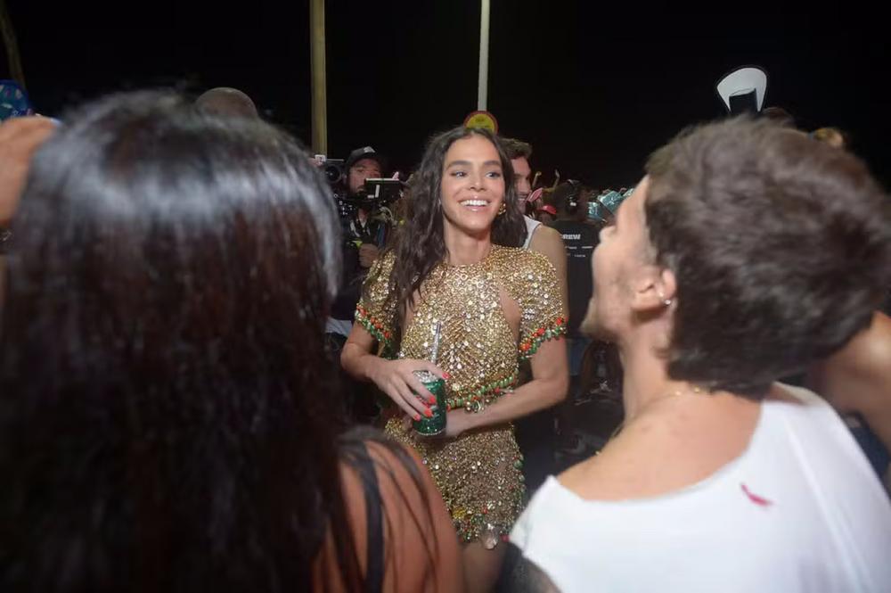 Bruna Marquezine, Sasha Meneghel e João Figueiredo encerram dia de folia no Camarote Salvador