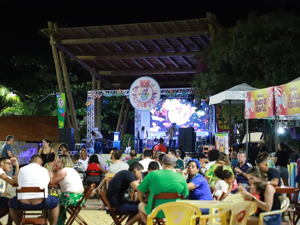 Abertura do carnaval de Imbassaí foi marcada por muita música e diversão