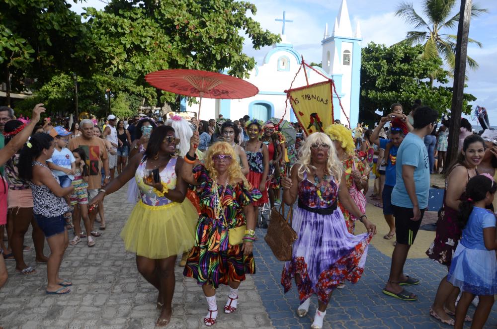 Bloquinhos animam a terça de Carnaval em Praia do Forte; veja programação