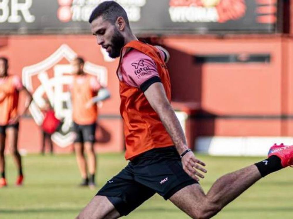 Condé faz testes na equipe titular